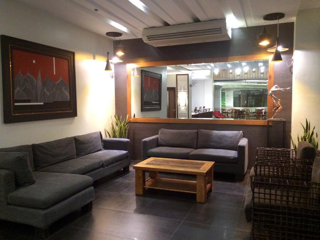 One Vittoria Hotel Виган Экстерьер фото