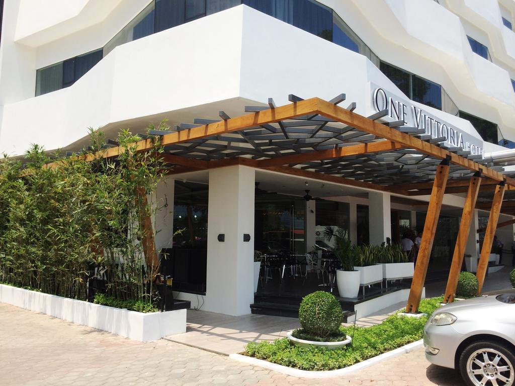 One Vittoria Hotel Виган Экстерьер фото